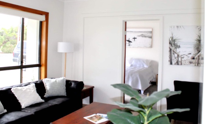 Port Macdonnell House | Stone Throw