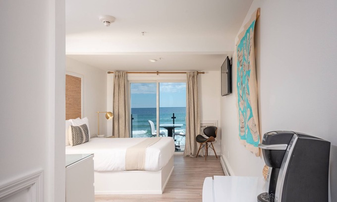 York Beach Hotel | Stones Throw