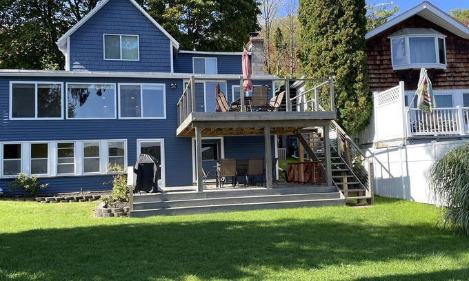 Conesus Cottage | Stoney Beach Cottage on Conesus Lake - Sleeps 12