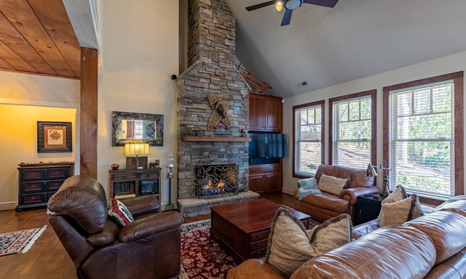 Foscoe House | Stoney Brook Cottage at Echota - Hot Tub, Fire Pit, and Outstanding Community Amenities!