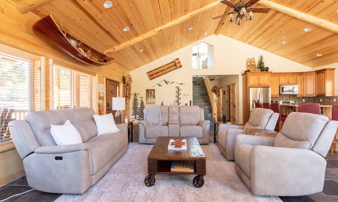 Eagle Mountain Estates House | Stony Bear Lodge. Amazing New Rental. Great location. Air Conditioning. Hot Tub and More.