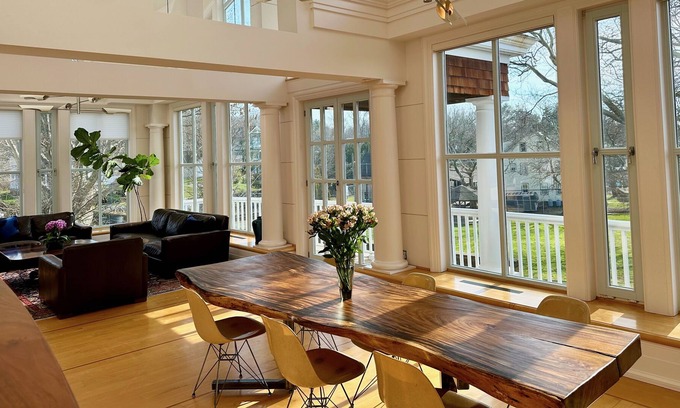 Stony Creek House | Stony Creek architectural gem
