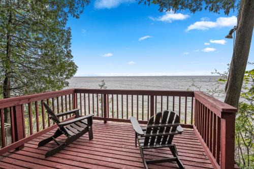 Sturgeon Bay House | Stony Shore Cabin by Simple Life Rentals
