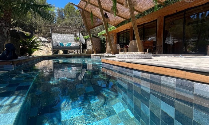 Lancon-Provence House | Stopover in Bali
