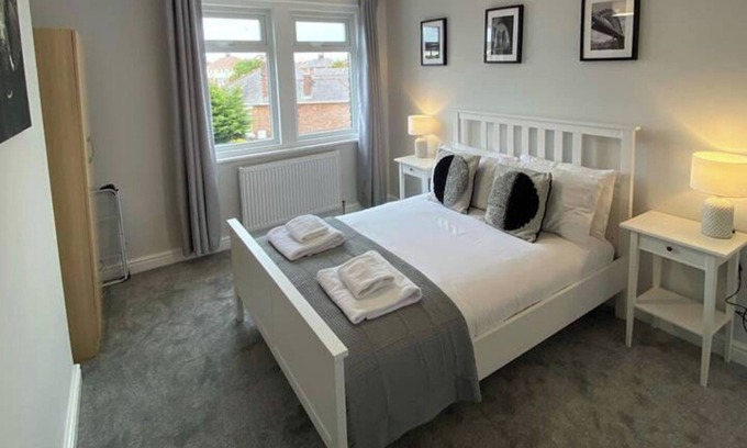 Woodhorn Apartment | Storey Flat - Sleeps 4 - Pet friendly - Parking