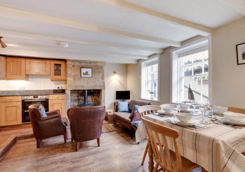 Robin Hood's Bay House | Storm Cottage