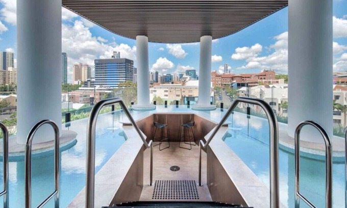 Fortitude Valley Apartment | Story Bridge & City View! Skyhigh Luxe 2 bed Unit