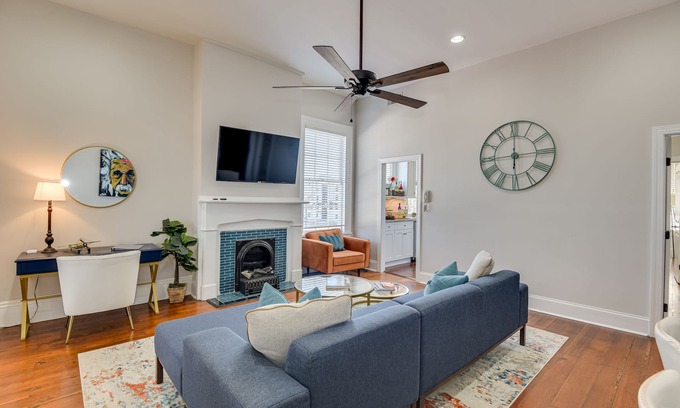Downtown Apartment | Stovall #3 Historic & walkable to downtown Augusta hotspots