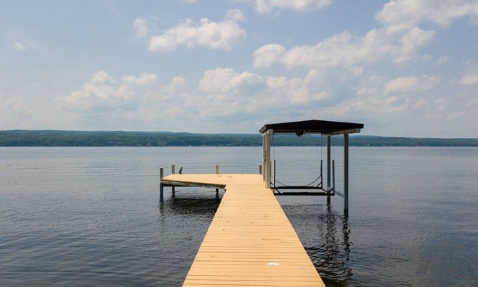 Valois Cottage | Stowaway - A Private Lakefront Experience With Over 100ft Of Shoreline!