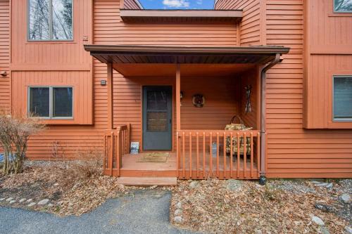 North Creek House | Straight Brook 5D - Adirondack-Style Townhome