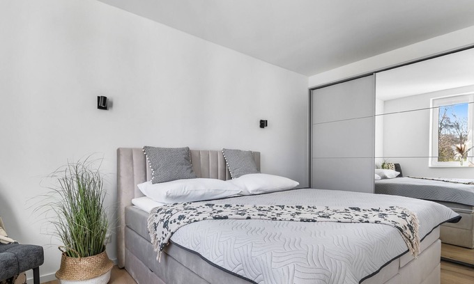 Gelting Apartment | Strandleben - upper floor, bathroom with shower, TV, parking space, terrace, barbecue, garden furniture,