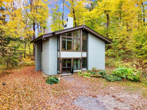 Stratton Mountain House | Stratton Chalet- Golf, Hike & Ski
