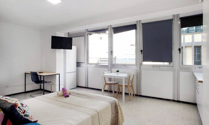 Vegueta Apartment | Studio "41" with Mountain View & Wi-Fi