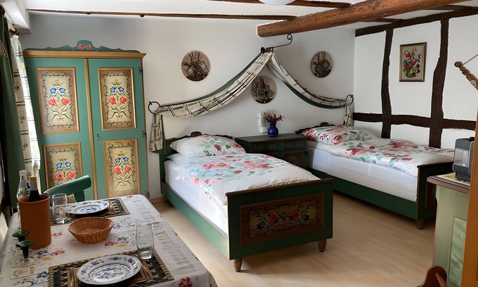 Adorf Apartment | Studio '1, 30qm' with Balcony and Wi-Fi