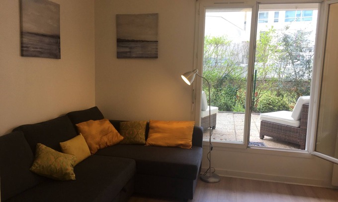 Issy-les-Moulineaux Apartment | Studio 10 minutes from Porte de Versailles location 2 mois bail mobilité
