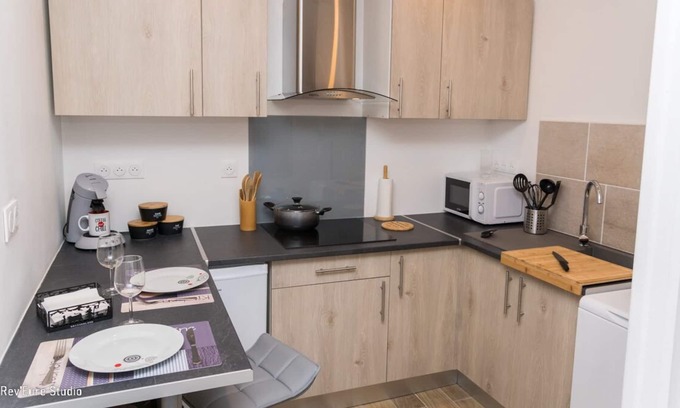 Vernon Apartment | Studio, 160m Station ideal pro weekdays or passing tourism