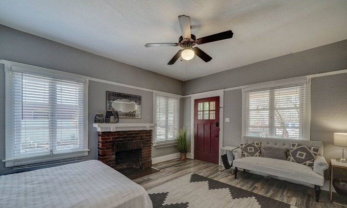Garfield Apartment | Studio 19 - Roosevelt Row Arts District (Downtown)
