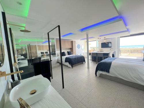 Naturist Village Apartment | Studio 210, Héliopolis AB, Village naturiste