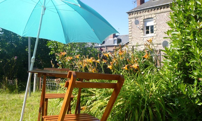 Dieppe Apartment | Studio 27m² for 2 with WIFI + garden + barbecue + shed for storing bicycles