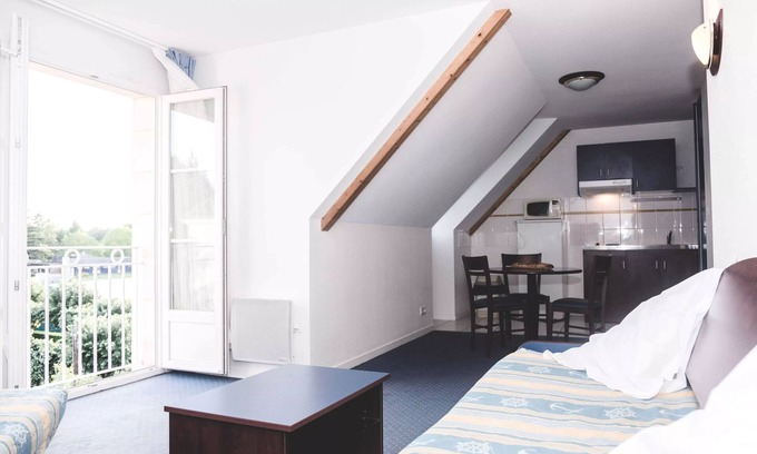 La Roche-Posay Apartment | Studio 3 People