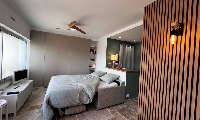 Le Lavandou Apartment | Studio 350 m from the beach + private parking space in secure residence