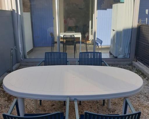 Martigues Apartment | Studio 4 personnes avec jardinet à 2 pas des plages "Chez Manon"