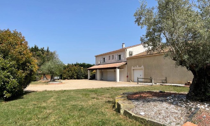 Saintes-Maries-de-la-Mer House | Studio 40m2 avec terrasse LE MAS DE LAURIANE