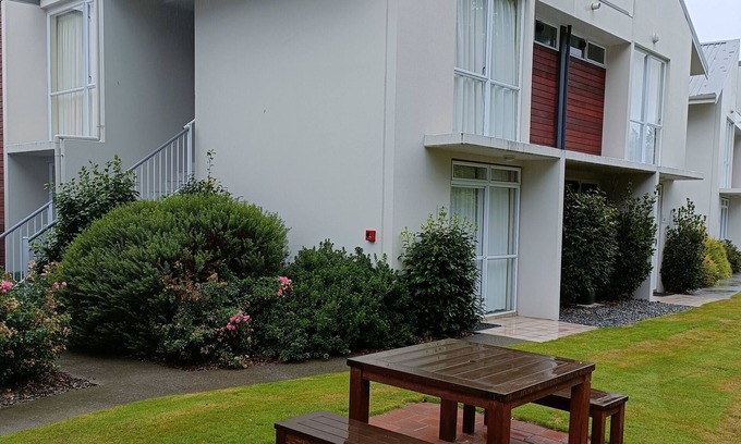 Methven Apartment | Studio 48 Methven, Cosy, compact Studio Apartment, enjoy Resort Facilities.