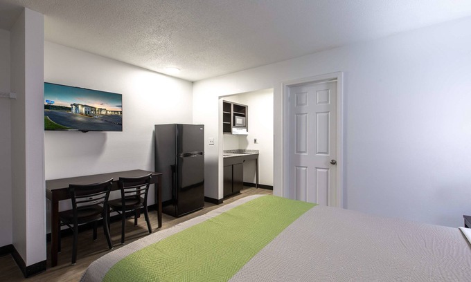 Conestee Hotel | Studio 6 Greenville, SC - I-85 Near Downtown