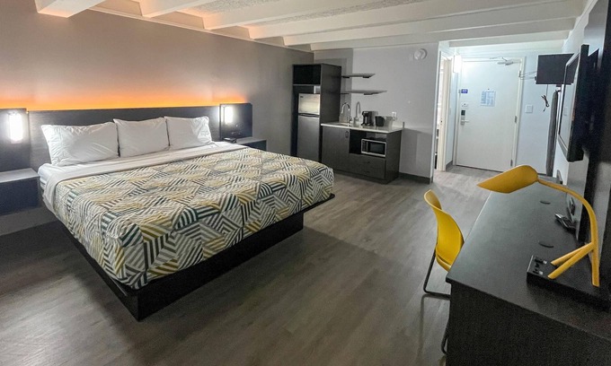 Rockford Hotel | Studio 6 Rockford, IL – RFD Airport