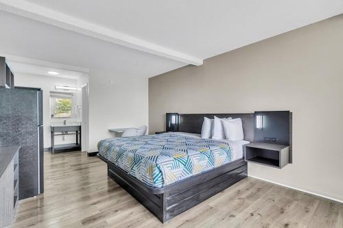 Summerville Hotel | Studio 6 Summerville, SC Charleston