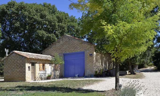 Mazan Cottage | Studio Abricot is a small cozy studio for two people.