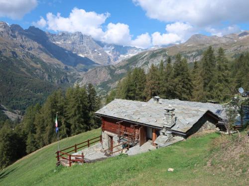 Valtournenche Apartment | Studio Ancienne Bergerie Studio 3 by Interhome