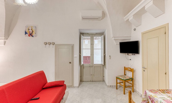 Presicce Apartment | Studio Apartment 'Noemi' with Shared Terrace and Air Conditioning