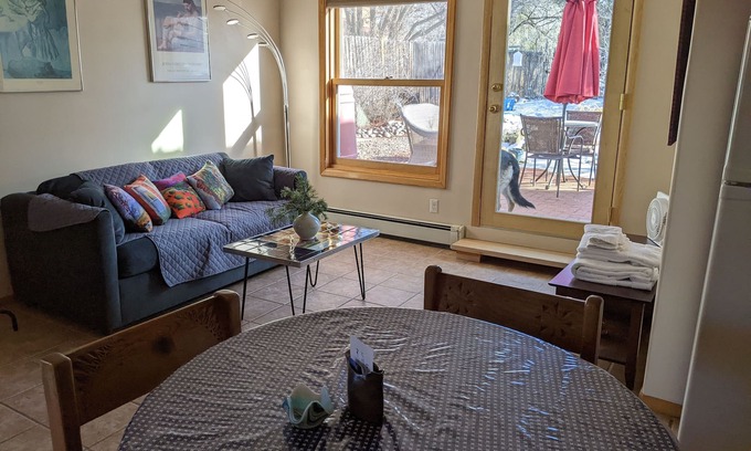 Northeast Santa Fe Apartment | Studio apartment 15 minute walk to the plaza