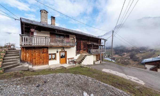 Beaufort Apartment | Studio Apartment "2-4 Personnes" with Mountain View, Private Terrace & Wi-Fi