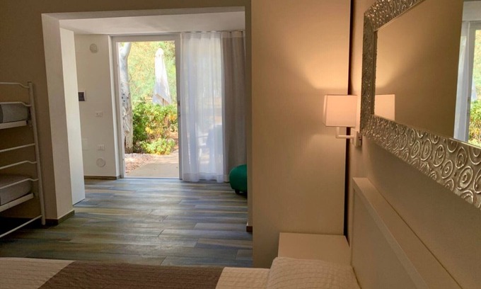 Chiesiola Apartment | Studio Apartment 'Baia Falcone-Villetta Mare 101' with Sea View, Wi-Fi and Air Conditioning