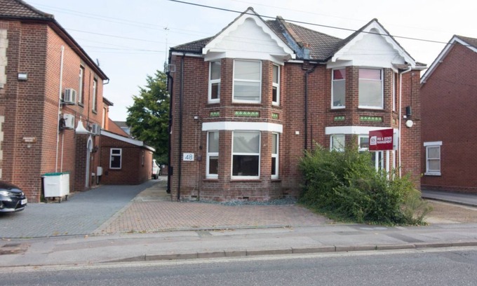 Eastleigh Apartment | Studio Apartment GF