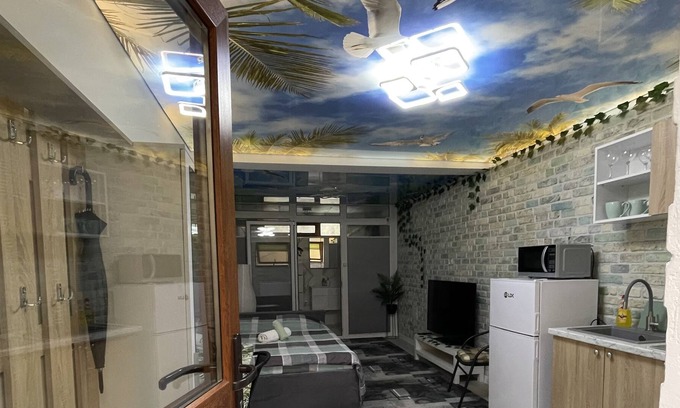 Cluj-Napoca Apartment | Studio Apartment in the Hill Panoramic House with Chroma-therapy
