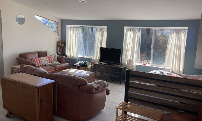 Lomita Apartment | Studio Apartment in Lomita, recently remodeled. 15 minutes to Beach.