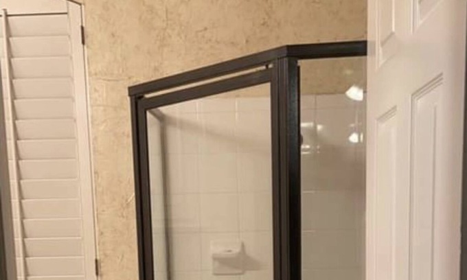 Colleyville House | Studio apartment in Gated Community ~ 15 minutes from DFW Airport/Six Flags