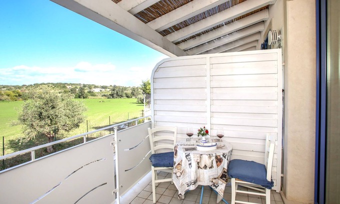 Pozzallo House | Studio apartment in Villa with pool a few steps from the sea