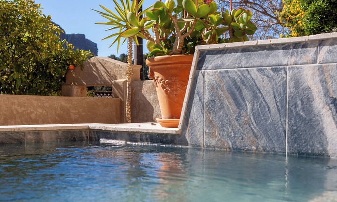 Cassis Apartment | Studio Apartment 'Maisonnette Indépendante' with Mountain View, Wi-Fi and Air Conditioning