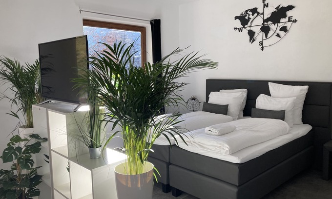 Feld am See Apartment | Studio Apartment mit Balkon, am See mit Privat Badestrand. Haustierfreundlich!