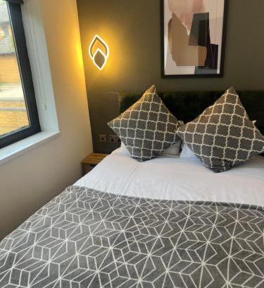 Peterborough Apartment | Studio Apartment - Perfect for Contractors and Short & Long Term Stays