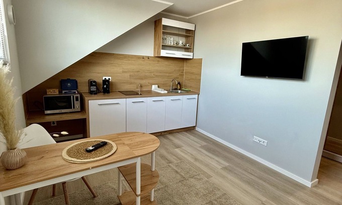 Rhein-Erft-Kreis District Apartment | Studio-Apartment-Private Bathroom-Landmark view