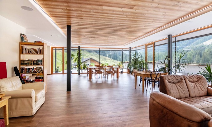 Stelvio Apartment | Studio Apartment 'Rumwaldhof Calendula' with Mountain View, Shared Terrace and Wi-Fi