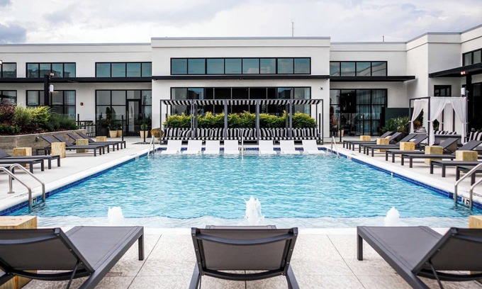 Home Park Apartment | Studio Apartment | Sentral West Midtown | Rooftop pool
