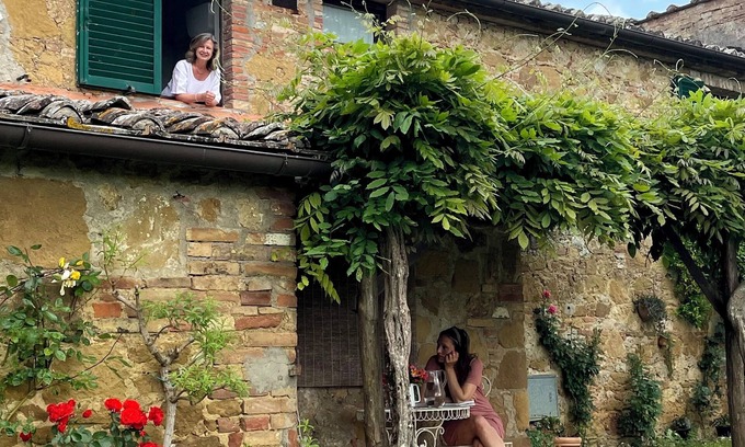 Siena Apartment | Studio apartment with private garden and vineyard view