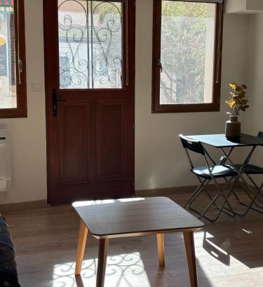 Vitrolles Apartment | Studio au cœur du vieux village